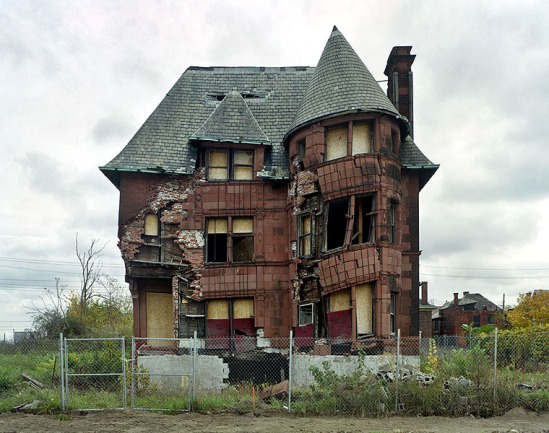 a-haunting-journey-into-the-ruins-of-detroit